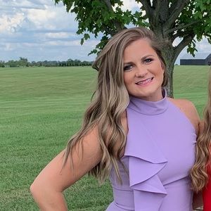 Meet your Posher, Laura